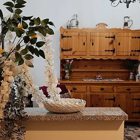 Appartement Grazioso Bilocale Merlino, Luminoso Con Vista Santuario, Wifi *