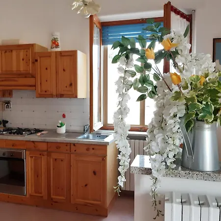 Grazioso Bilocale Merlino, Luminoso Con Vista Santuario, Wifi Appartement